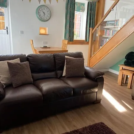 Entire Rural 5* Cottage, Winton With Hot Tub *