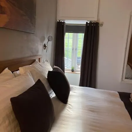 Entire Rural 5* Cottage, Winton With Hot Tub Feriehus