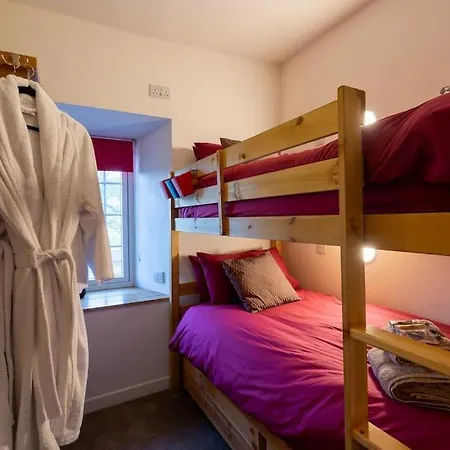Entire Rural 5* Cottage, Winton With Hot Tub