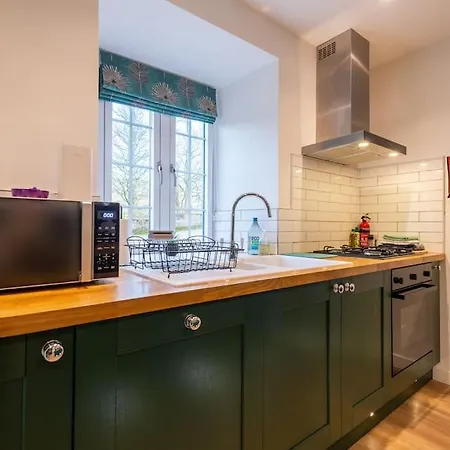 Entire Rural 5* Cottage, Winton With Hot Tub *