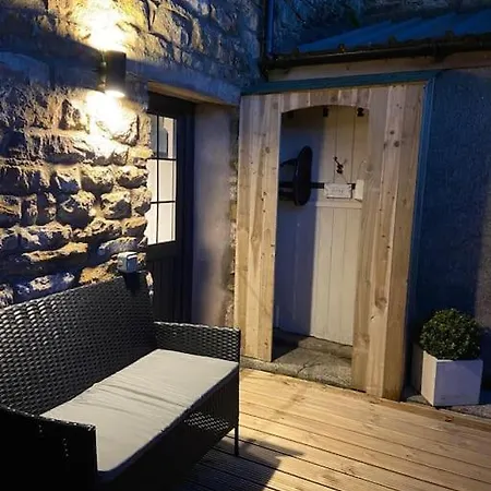 Feriehus Entire Rural 5* Cottage, Winton With Hot Tub *