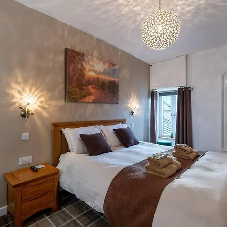 Entire Rural 5* Cottage, Winton With Hot Tub *
