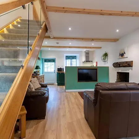 Entire Rural 5* Cottage, Winton With Hot Tub Tatil Evi