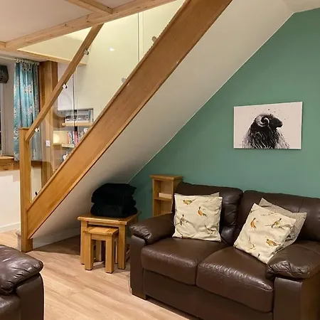 Tatil Evi Entire Rural 5* Cottage, Winton With Hot Tub Winton (Cumbria)